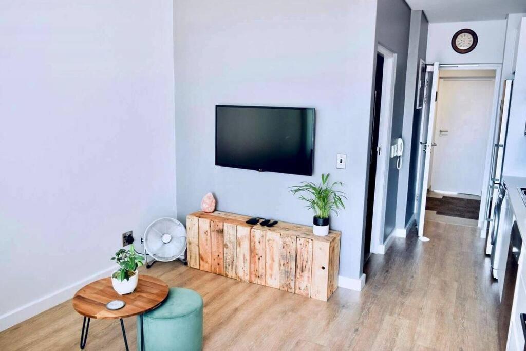 Stunning Studio Apartment In Cbd קייפטאון מראה חיצוני תמונה