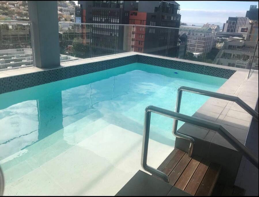 Stunning Studio Apartment In Cbd קייפטאון מראה חיצוני תמונה
